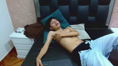 Mortelle_ webcam model stream image