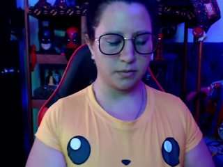 nahomy-moon webcam model stream image