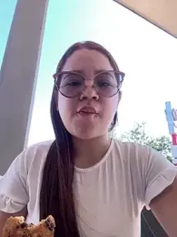Lucyklein2022 webcam model stream image