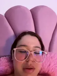 Lucyklein2022 webcam stripchat model stream image