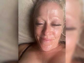 Oyzterpearl webcam bongacams model stream image