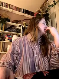 GingerSnap33 webcam model stream image