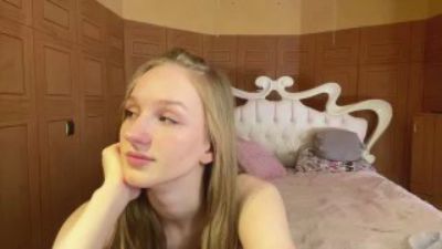 AshleaGiardini webcam cam4 model stream image