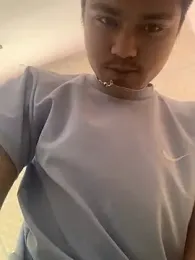 Hullax webcam model stream image