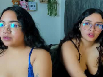 maddie_and_chelsea_ webcam model stream image