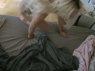 voyeurcam-julmodels-greybed-2 webcam model stream image