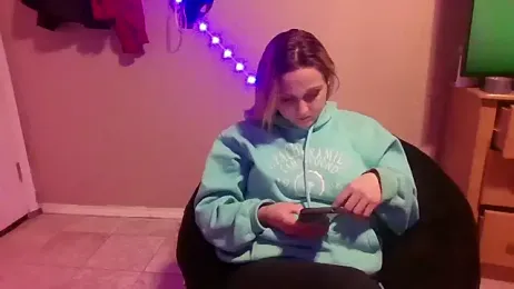 Queen2454 webcam model stream image