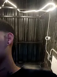 Lukas_strong webcam model stream image