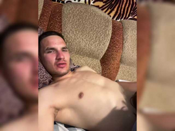 LuXuRyVN webcam model stream image