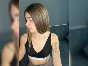 PrettyLion999 webcam model stream image