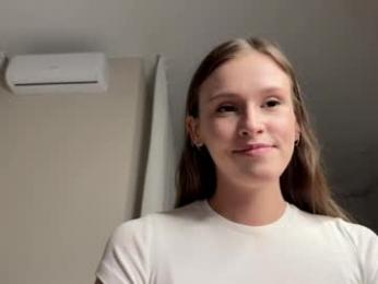 vi_world webcam chaturbate model stream image