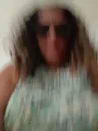 Flora_974 webcam model stream image