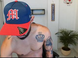 Donn Cruz webcam model stream image