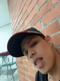 HarryGaze webcam model stream image