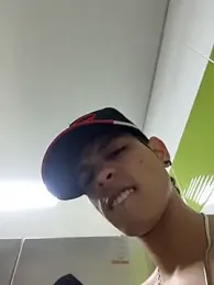 HarryGaze webcam model stream image