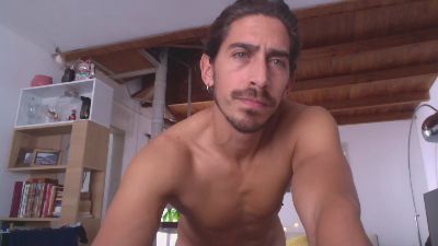 YoucallmeRobert webcam model stream image