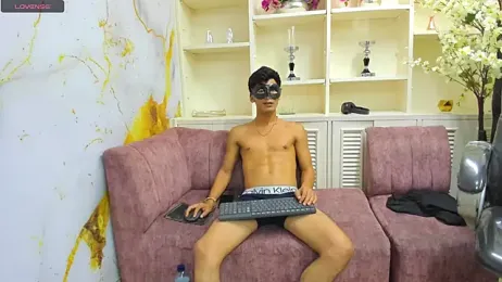 Holdme_Hot webcam model stream image