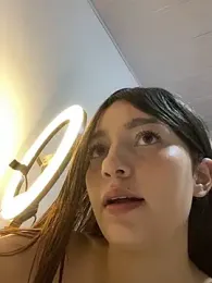 __Lorelain__ webcam model stream image