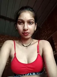 Cur_Pinki webcam model stream image