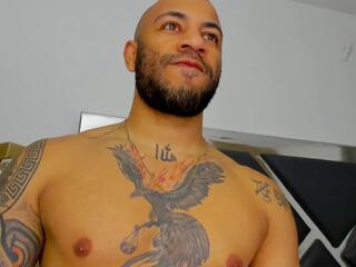 Aron Fenix webcam model stream image