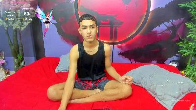 Straww_Guys webcam model stream image