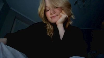 KileyShones webcam model stream image