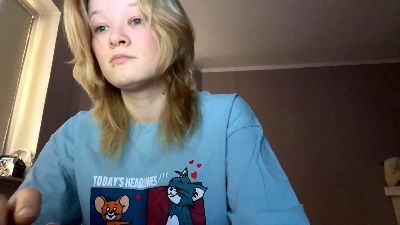 KileyShones webcam model stream image