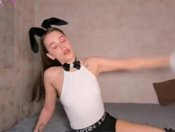 mia_com webcam model stream image