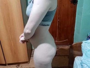 AveryFleurent webcam model stream image