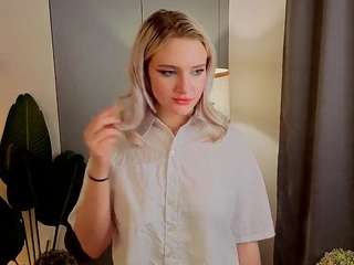 crystaduesterback webcam model stream image