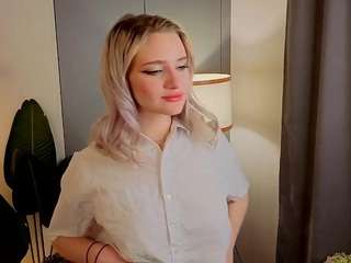 crystaduesterback webcam model stream image