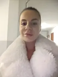 BabyFaceMia webcam model stream image