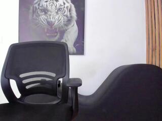 Luke Hoott webcam model stream image