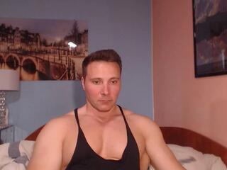 Hunky Muscle webcam model stream image