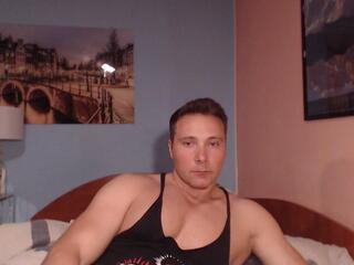 Hunky Muscle webcam model stream image