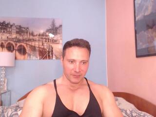 Hunky Muscle webcam model stream image