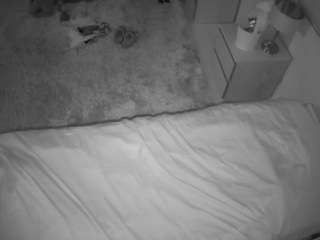 voyeurcam-julmodels-whitebed-3 webcam model stream image