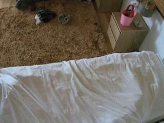 voyeurcam-julmodels-whitebed-3 webcam model stream image