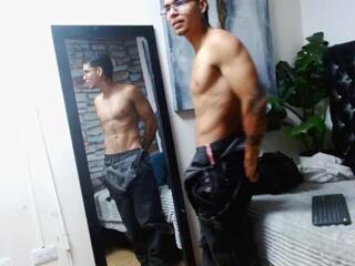 Niick Thorp webcam model stream image