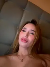 surprisecockmia webcam model stream image
