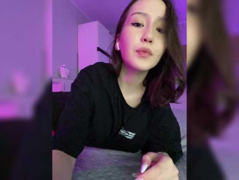 ShyAlya webcam model stream image