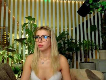 FlowwwerGirl webcam bongacams model stream image