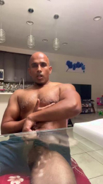 Beachmusclefit webcam model stream image