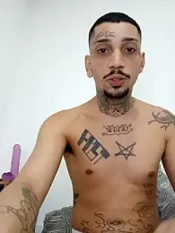 Blee66 webcam model stream image