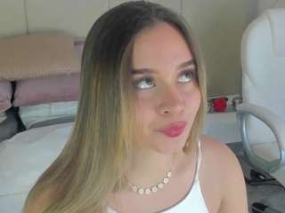 sofia-pamela1 webcam model stream image