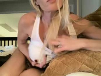 adventurouscpl2469 webcam model stream image