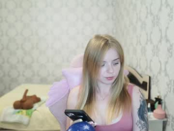 holydumplings webcam model stream image
