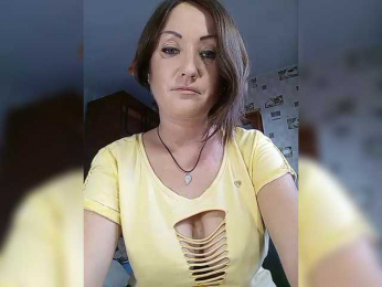 8BESTGirl8 webcam model stream image