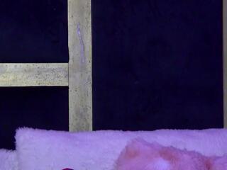 Ariel Foxy webcam model stream image