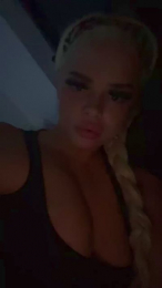 Squirtergirlxo webcam model stream image